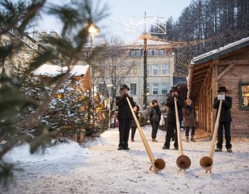 02-olaga-winter-christmas-market-c-tvb-kronplatz-photo-alex-filz